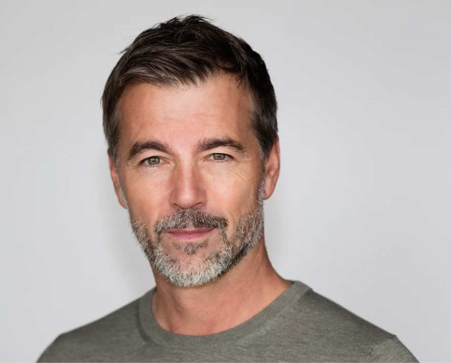 Your Initial Consultation for FUE Hair Restoration in Boston, Massachusetts Banner